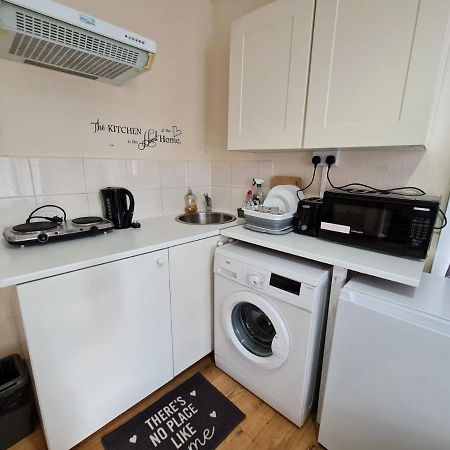 Lovely Private Room Near Central Лондон Екстериор снимка