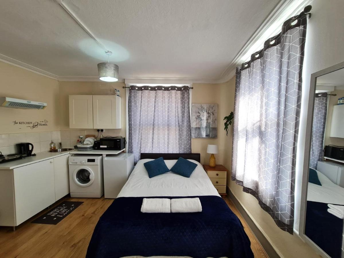 Lovely Private Room Near Central Лондон Екстериор снимка