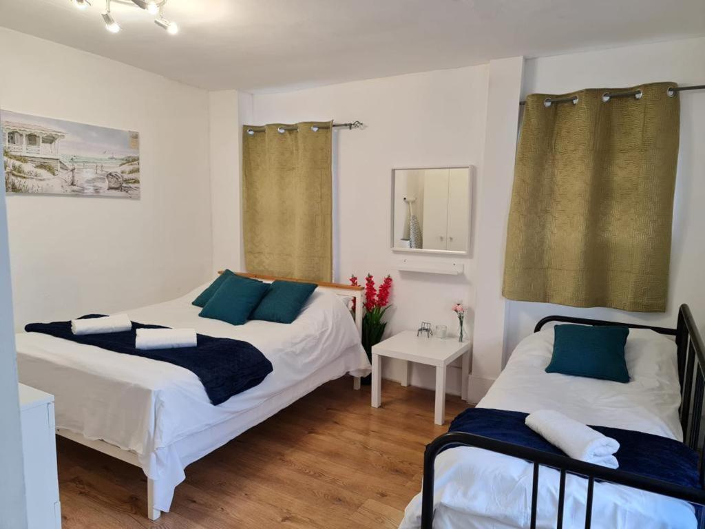 Lovely Private Room Near Central Лондон Екстериор снимка